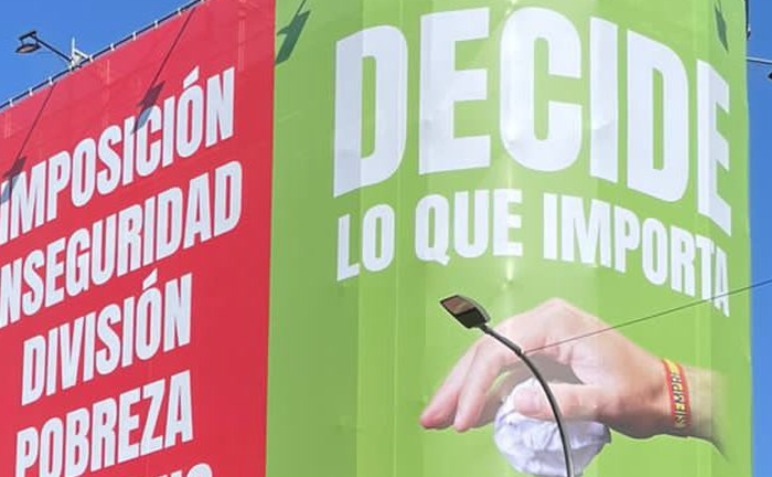 Captura de pantalla de la pancarta que ha desplegado Vox en el centro de Madrid.