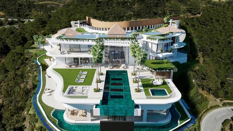 Vista de Villa Enso, la casa a la venta más cara de España que se encuentra en una urbanización de Marbella, en la conocida como La Milla de Oro de la ciudad malagueña. EFE / Lv Real Estate & Architecture