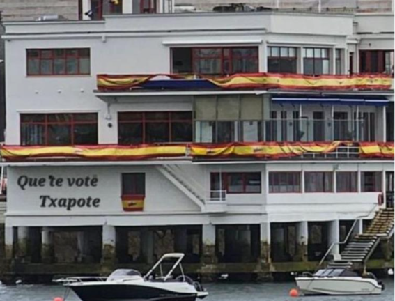 Edificio del Real Club Marítimo de Santander con el lema. / INSTAGRAM