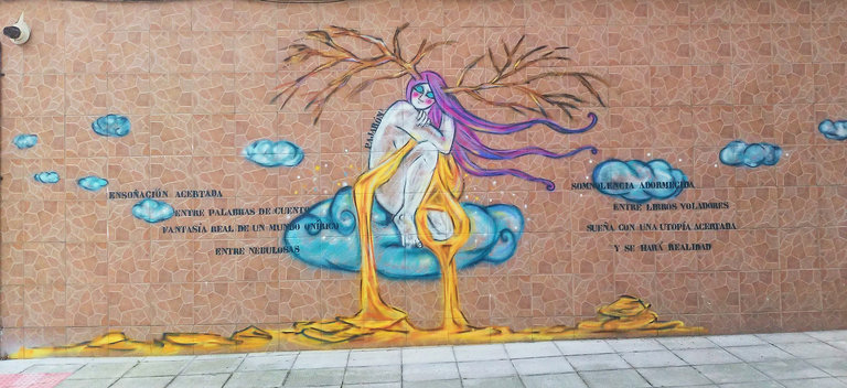 Mural 'Las musas de las luciérnagas' de Mar Pajarón en el colegio San Roque-Los Pinares de Santander. / ALERTA