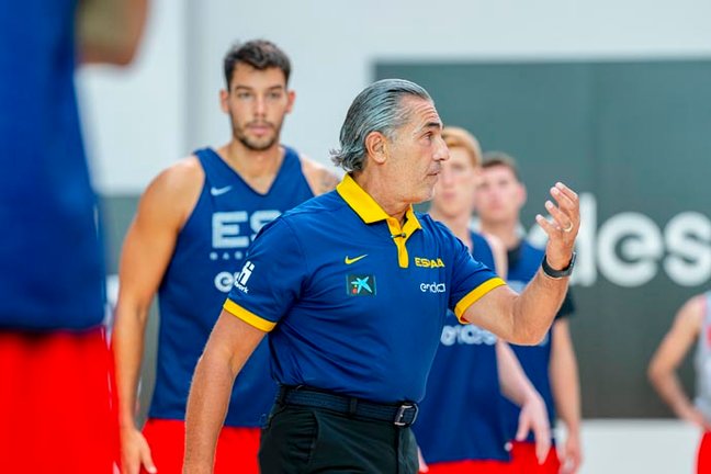 El entrenador de la selección española de baloncesto, Sergio Scariolo, durante un entrenamiento en una foto de archivo. EFE/FEB
