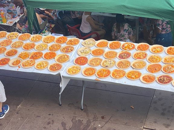 El concurso de marmitas se celebra el 15 de agosto en la zona del Puerto y en la Plaza del Ayuntamiento. / ALERTA