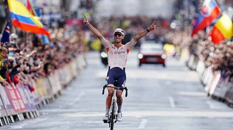 Van der Poel se corona como campeón del Mundial de ciclismo en ruta en Glasgow