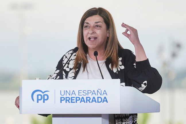 La presidenta del PP de Cantabria, María José Sáenz de Buruaga. / ALERTA