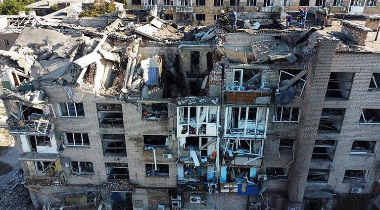 Un edificio destruido por los bombardeos. EFE / NATIONAL POLICE OF UKRAINE