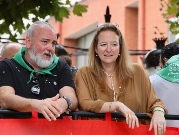 Roberto García Corona y Letícia Díaz durante las fiestas de Torrelavega. / A.E.