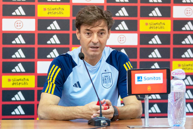 El seleccionador de la selección sub-21 de fútbol de España, Santi Denia. / efe