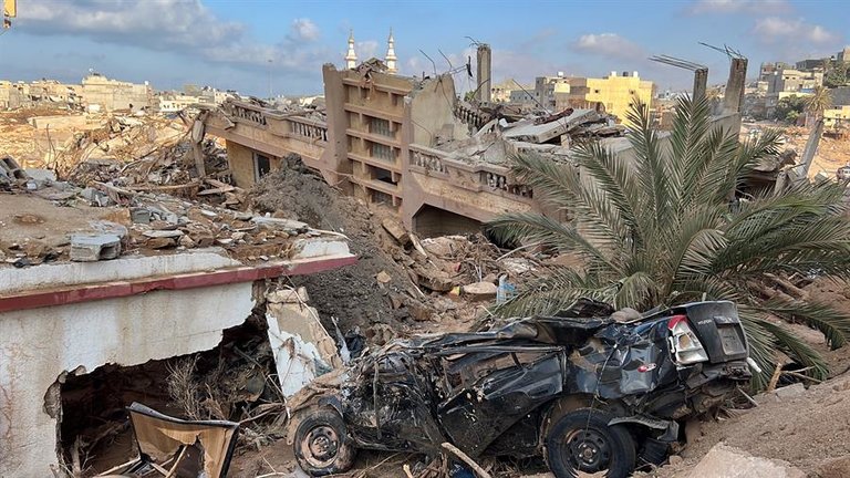 El colapso de dos presas arrasó la ciudad de Derna. EFE / STRINGER