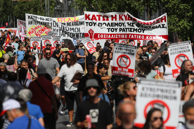 Miles de personas se han manifestado contra la reforma de la ley laboral. / GEORGE  VITSARAS