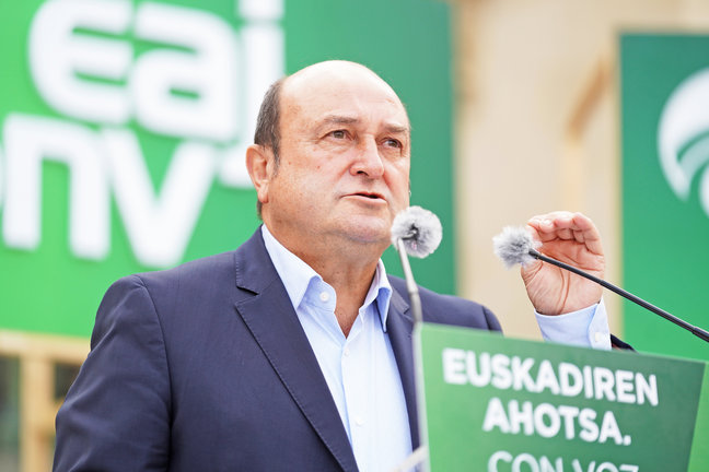 El presidente del EBB, Andoni Ortuzar, durante un acto. / Iñaki Berasaluce