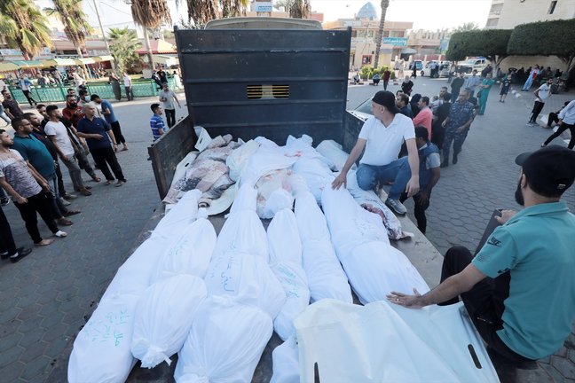 El funeral de varias personas muertas en el conflicto. EP / Naaman Omar