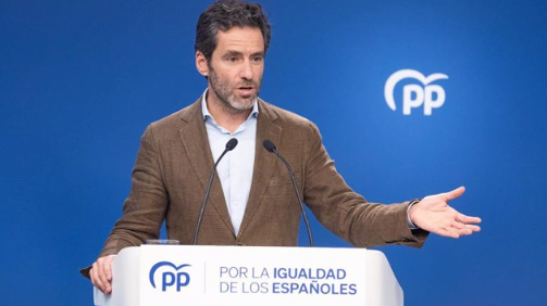 El PP dice que el pacto de PSOE y Sumar es "papel mojado" sin el visto bueno de Puigdemont


Sémper ve una "broma" que ese pacto no haga mención a la amnistía, que es el "elefante en medio de la habitación"

Leer más: https://www.europapress.es/nacional/noticia-pp-critica-teatralizacion-psoe-sumar-exige-saber-acuerdo-sanchez-puigdemont-investidura-20231024122207.html

(c) 2023 Europa Press. Está expresamente prohibida la redistribución y la redifusión de este contenido sin su previo y expreso consentimiento.