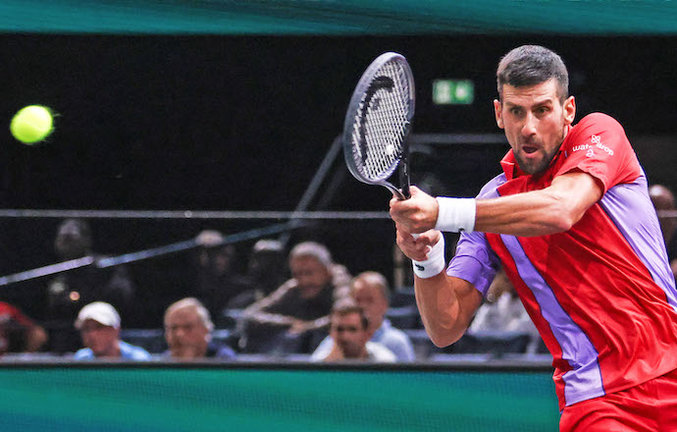 El serbio Novak Djokovic doblegó la resistencia del argentino Tomás Matín Etxeberry. / EFE/EPA/Mohammed Badra