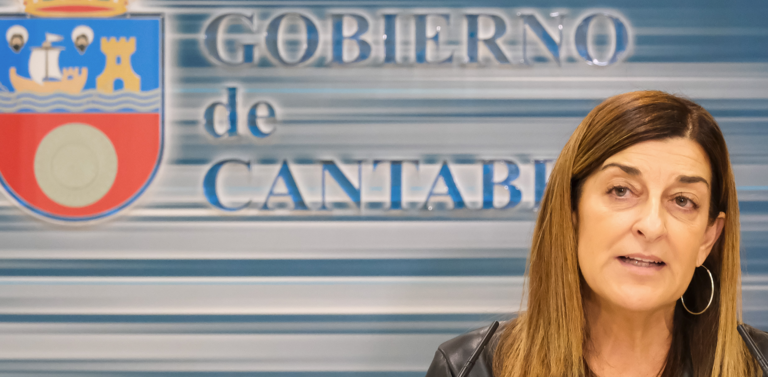 La presidenta del Gobierno de Cantabria, María José Sáenz de Buruaga, realiza declaraciones sobre la investidura del presidente del Gobierno de España, Pedro Sánchez.
