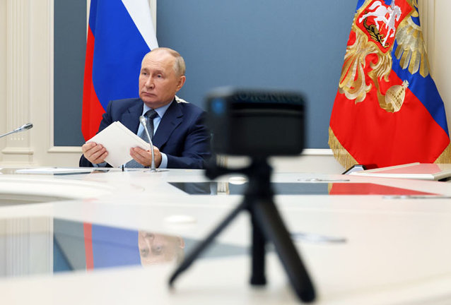 El presidente ruso, Vladimir Putin, asiste a la cumbre extraordinaria del G-20. / EFE/EPA/MIKHAEL KLIMENTYEV