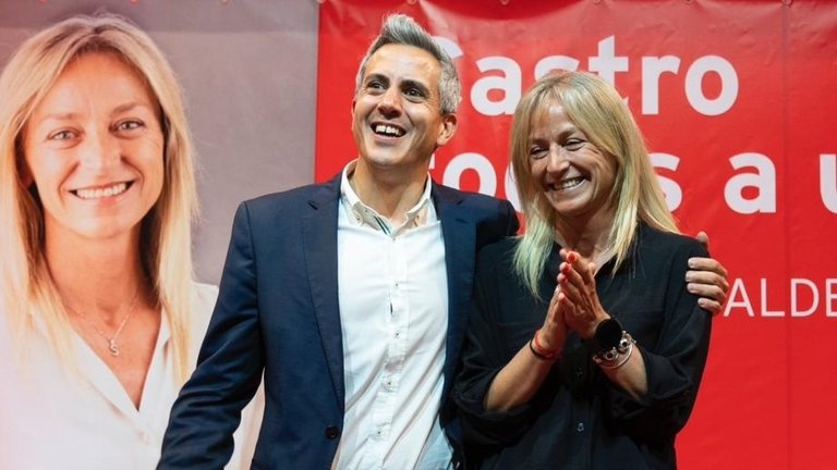 El líder del PSOE, Pablo Zuloaga, y la alcaldesa de Castro Urdiales, Susana Herrán. / Alerta