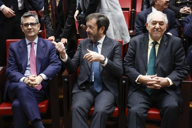 El ministro de Justicia, Félix Bolaños, el presidente del TC, Conde-Pumpido, y el presidente del CGPJ, Vicente Guilarte. / EFE
