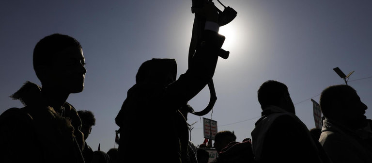 Los hutíes, milicia proiraní, en una manifestación en Yemen. / AEF