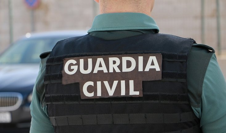 Un agente de la Guardia Civil, de espalda. / GUARDIA CIVIL
