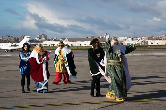 Los Reyes Magos aterrizan en Camargo. / Alberto.G.Ibañez