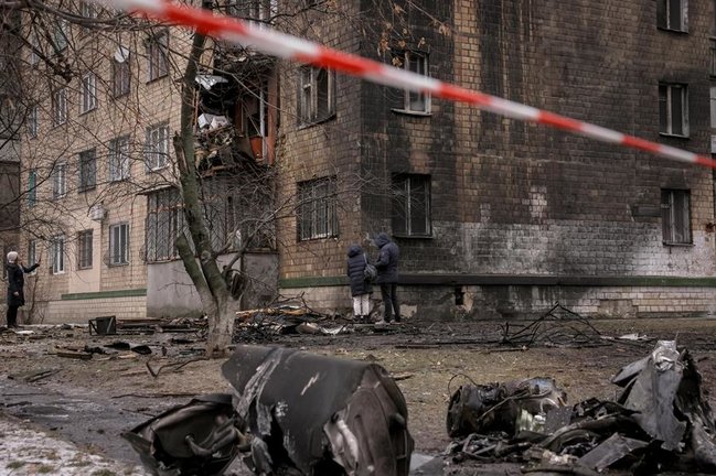 Las fuerzas rusas lanzaron ataques aéreos contra Kiev y Kharkiv. EFE / Oleg Petrasyuk
