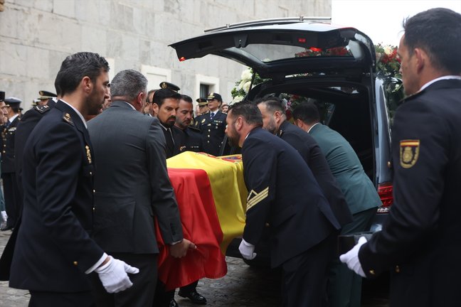 La Catedral de Cádiz acoge el funeral por los guardias civiles arrollados por una narcolancha en Barbate. EP / Nacho Frade