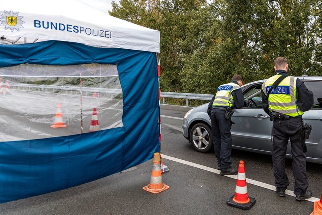 Un control policial en una frontera entre Polonia y Alemania. EP / Frank Hammerschmidt