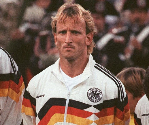 Andreas Brehme con la selección de Alemania.