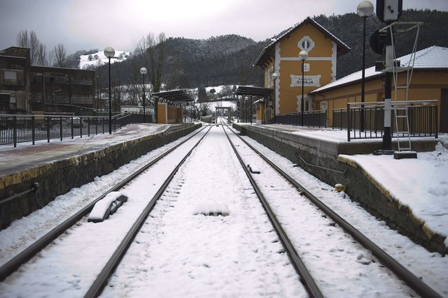 Estación de tren de Gibaja (Cantabria). EFE//Pedro Puente Hoyos