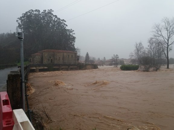 Inundaciones en Torrelavega. / Alerta