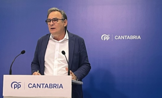 El senador por Cantabria del Partido Popular y alcalde Vega de Pas, Juan Carlos García Diego, afirmó hoy que los socialistas "están consiguiendo desesperar a la gente, están consiguiendo que al lobo se le odie". / ALERTA
