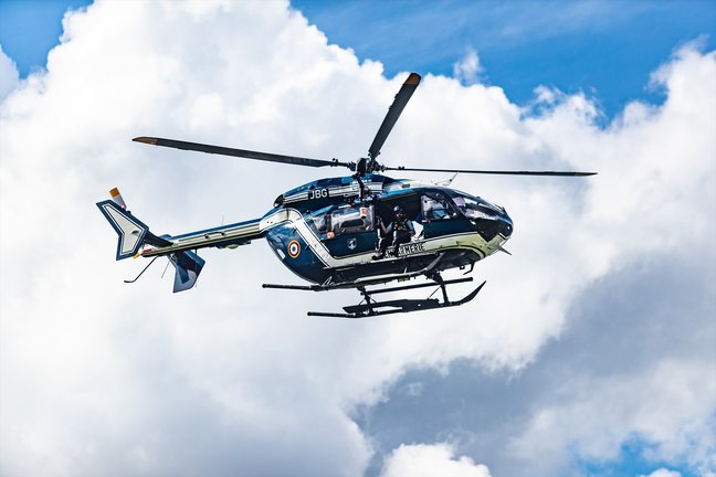 Un helicóptero de la policía francesa sobrevolando el área. EP / Archivo