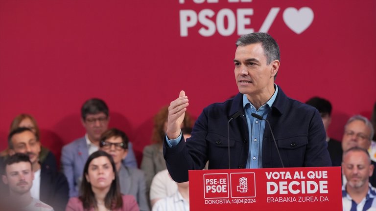 El secretario general del PSOE y presidente del Gobierno, Pedro Sánchez, interviene durante un acto de campaña del PSE-EE. EP