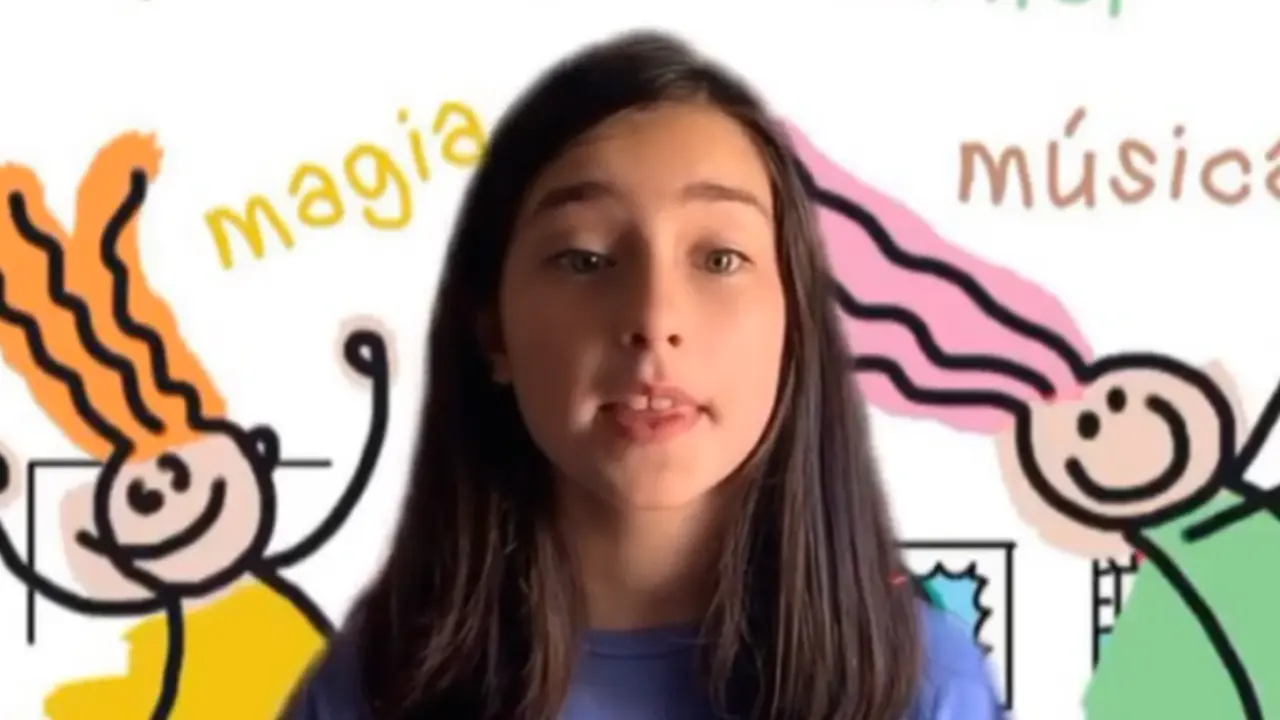 La presentadora del concurso 'Peque Talent' del Ayuntamiento Santander.