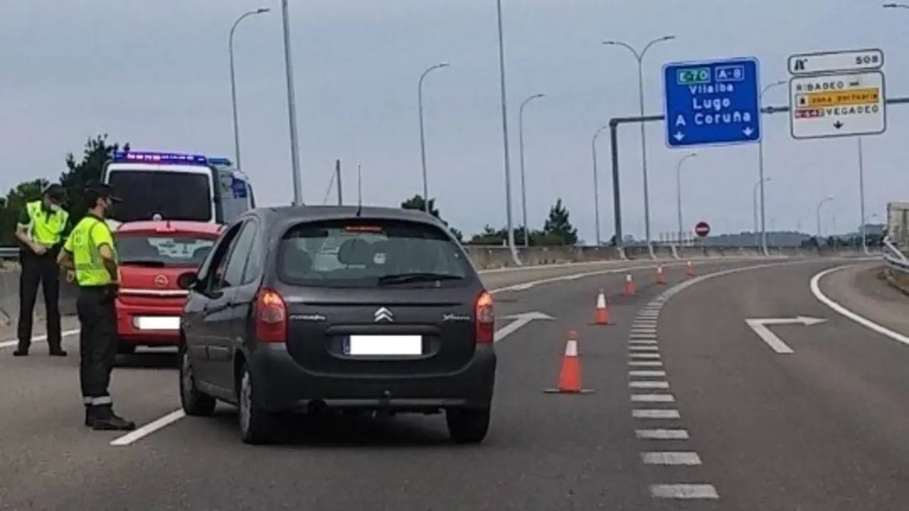 Control de la Guardia Civil en Ribadeo