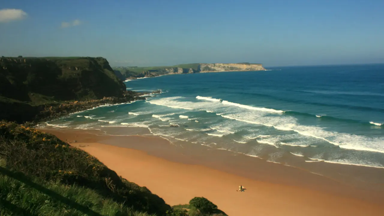 Playa de Los Locos en Suances, Cantabria.