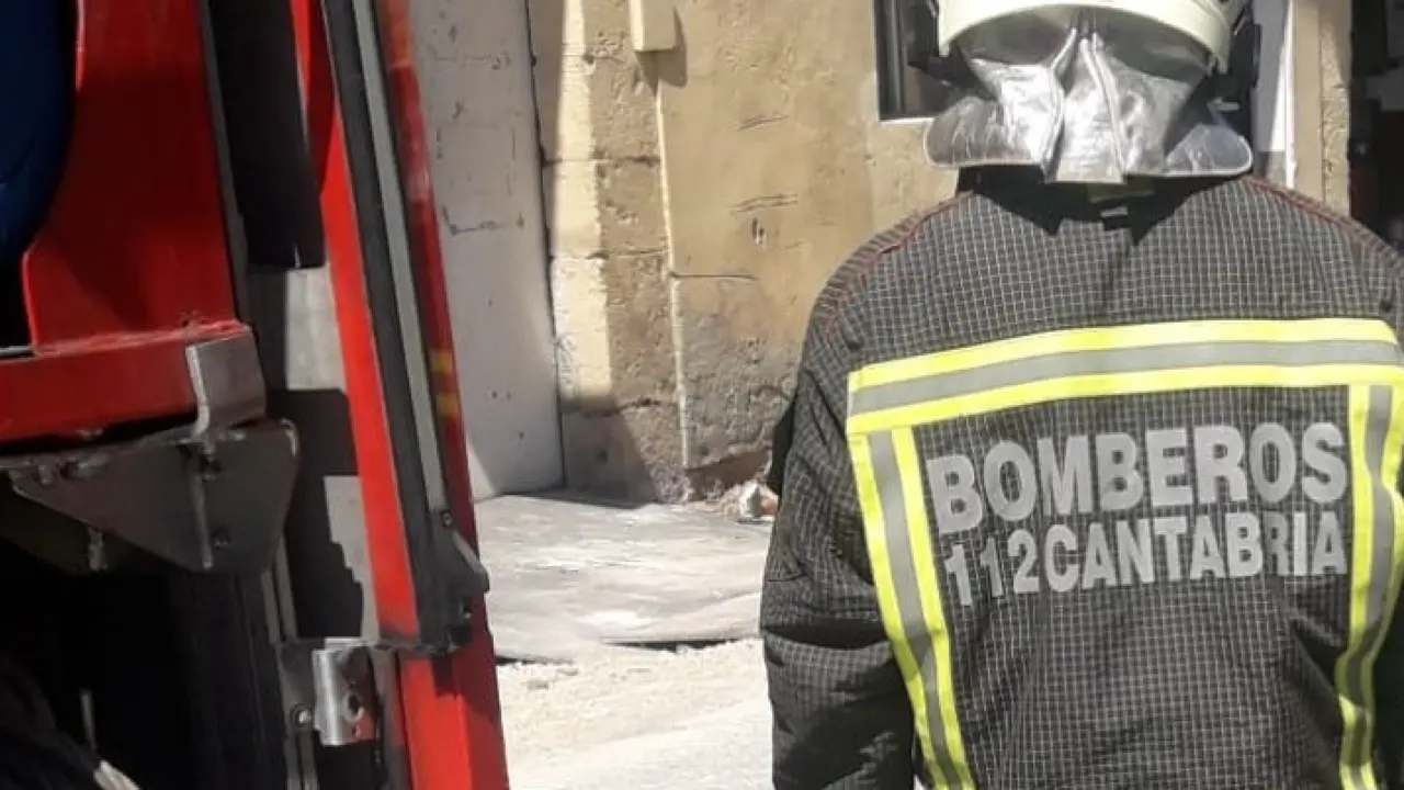 Bomberos del 112 Cantabria.