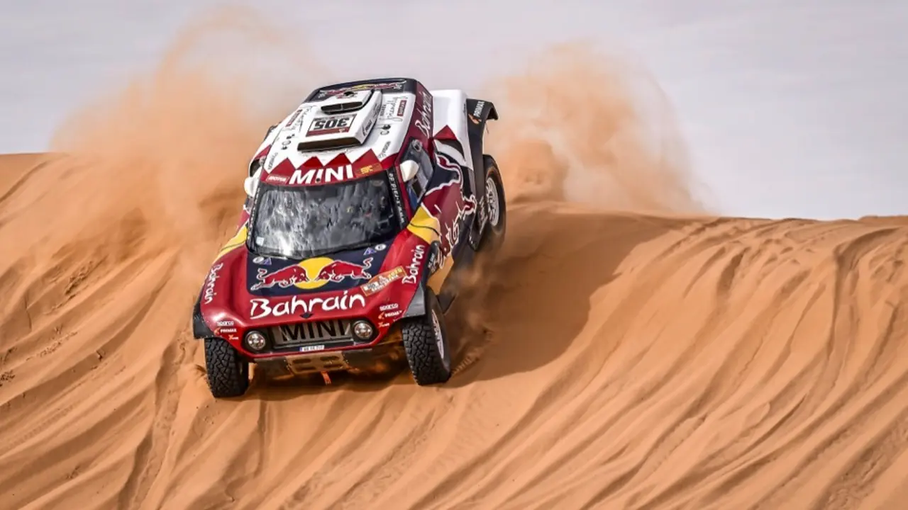 El espa&ntilde;ol Carlos Sainz durante una de las etapas de la pasada edici&oacute;n. / Alerta