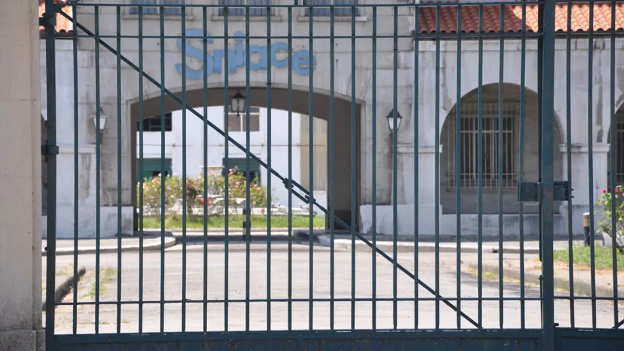 La f&aacute;brica de Sniace en Torrelavega. / S. D.