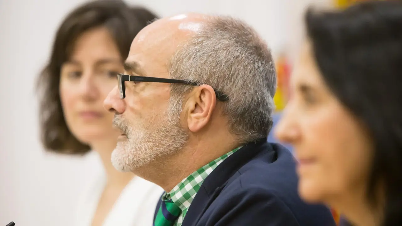 11:30 Sala de Prensa del Gobierno de Cantabria. El consejero de Sanidad, Miguel Rodr&iacute;guez, informa, en rueda de prensa, de las novedades sobre la crisis del coronavirus. 12 de marzo de 2020 &copy; Ra&uacute;l Lucio