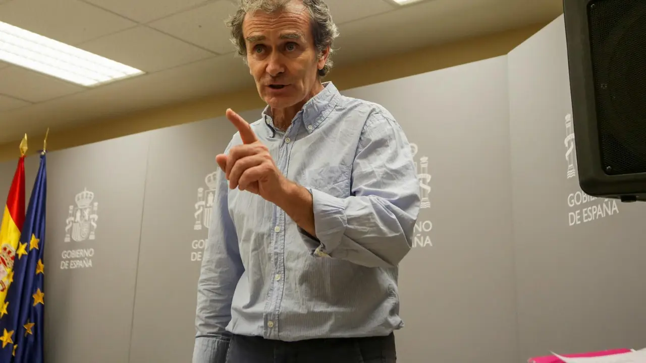 El director del Centro de Coordinaci&oacute;n de Alertas y Emergencias Sanitarias (CCAES), Fernando Sim&oacute;n, 