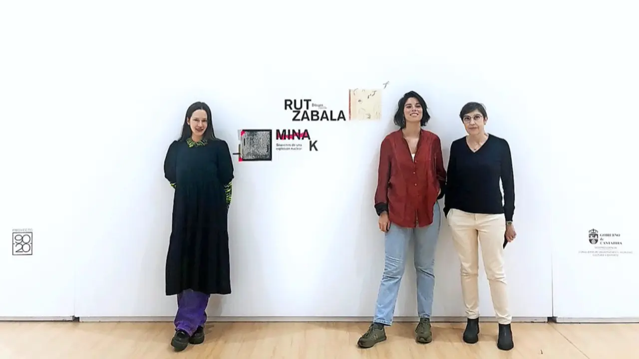 Las art&iacute;stas Marina Alonso y Rut Zabala junto con la comisaria, consultora y productora cultural M&oacute;nica &Aacute;lvarez Careaga. / ALERTA