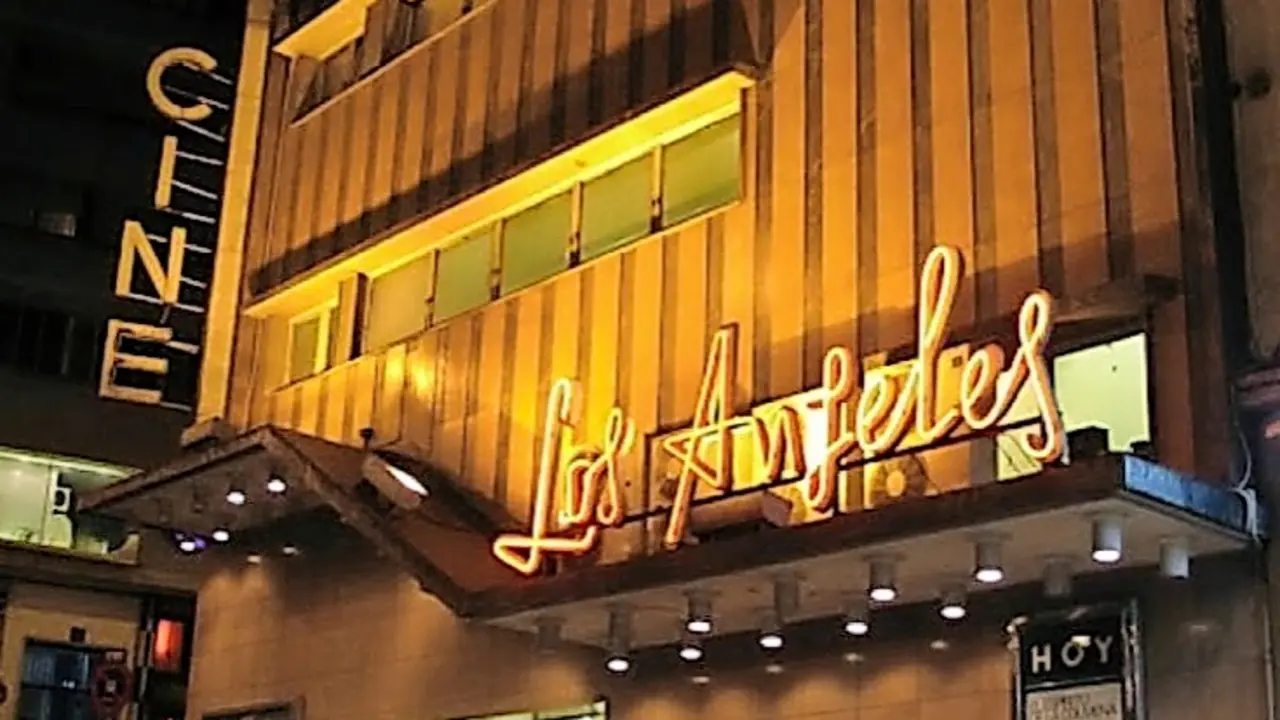 Fachada del cine &lsquo;Los &Aacute;ngeles&rsquo; de Santander. / ALERTA