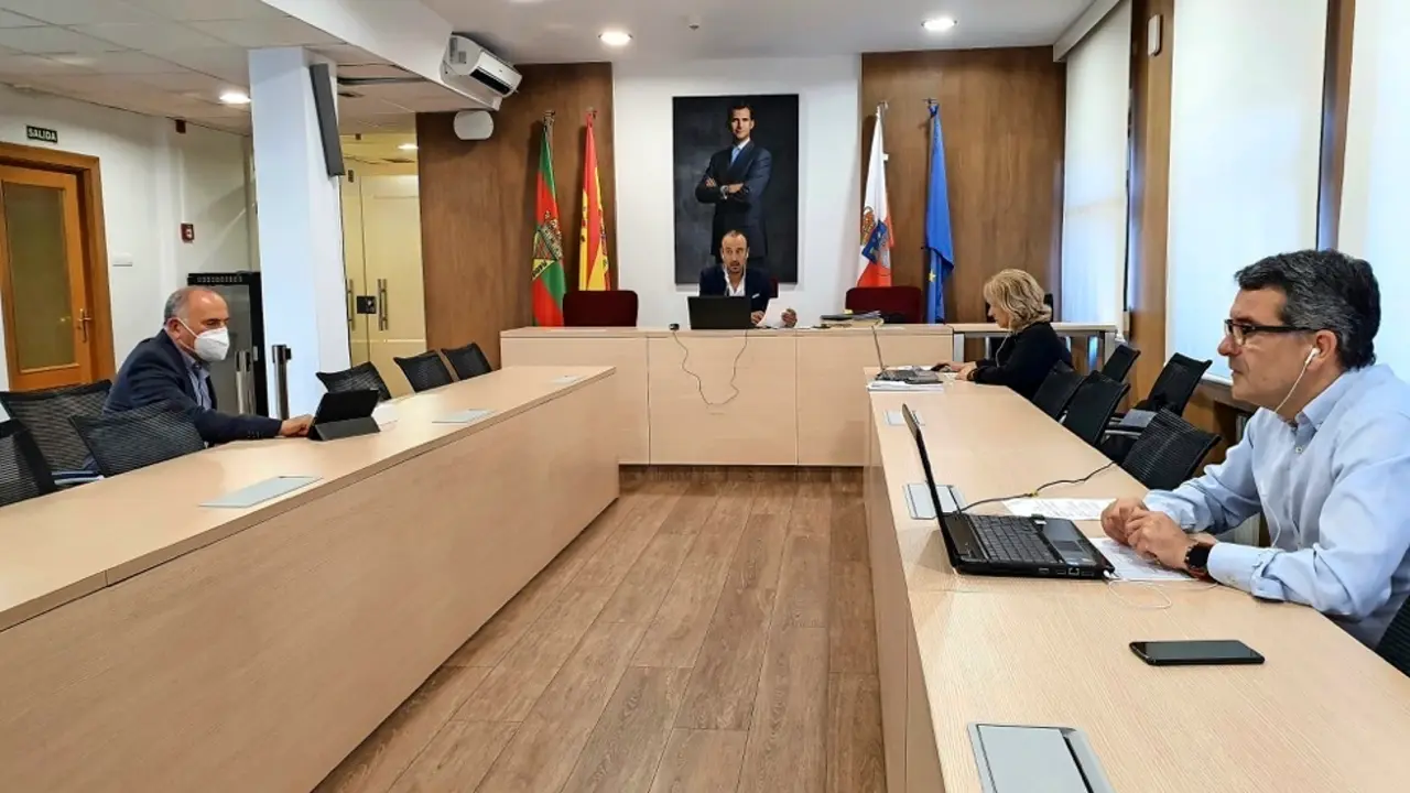 Imagen del pleno celebrado ayer en el Ayuntamiento de Torrelavega. / alerta