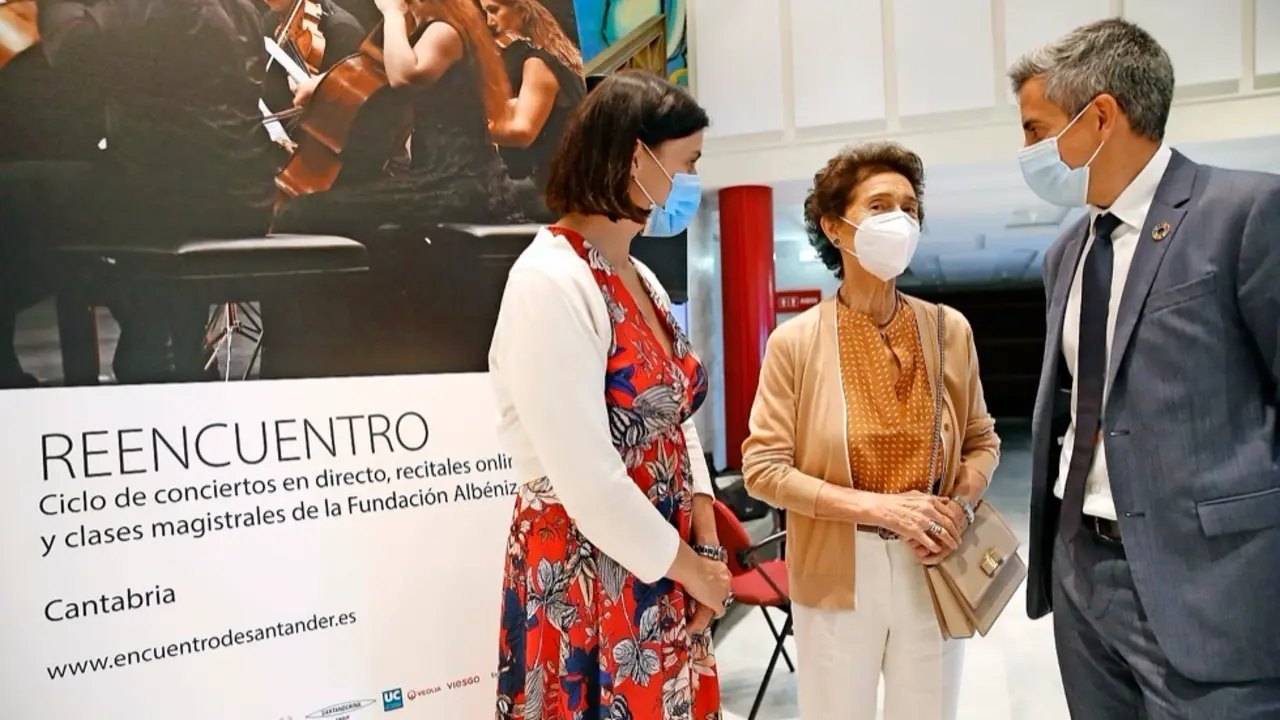 Gema Igual, Paloma O&rsquo;Shea y Pablo Zuloaga. / ALERTA