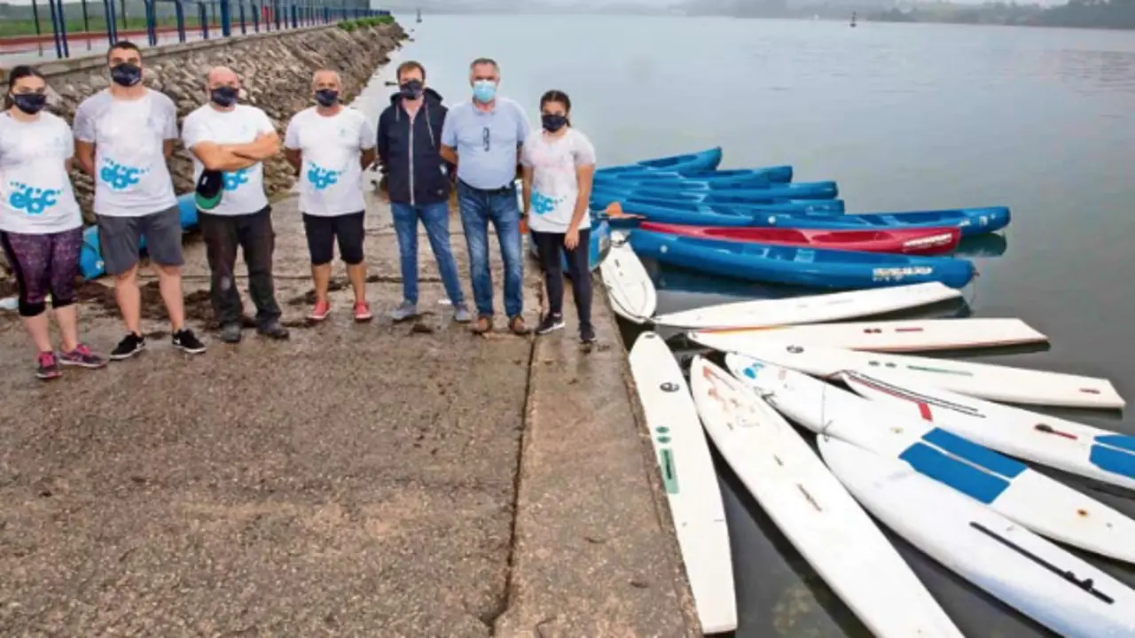 Presentaci&oacute;n del nuevo servicio gratuito de pirag&uuml;ismo y paddle surf. / Alberto G. Ib&aacute;&ntilde;ez