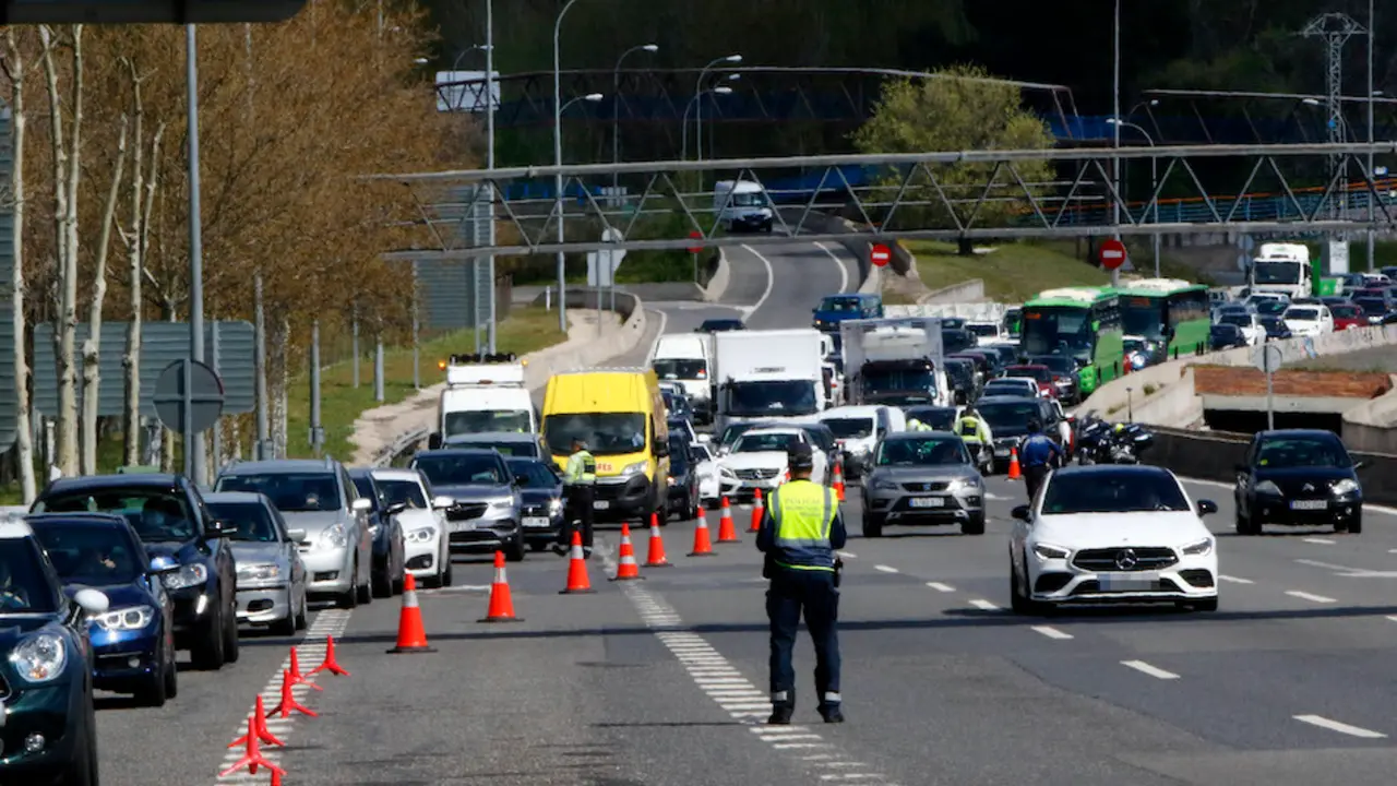 Retenciones en la Autopista A-8. / ALERTA
