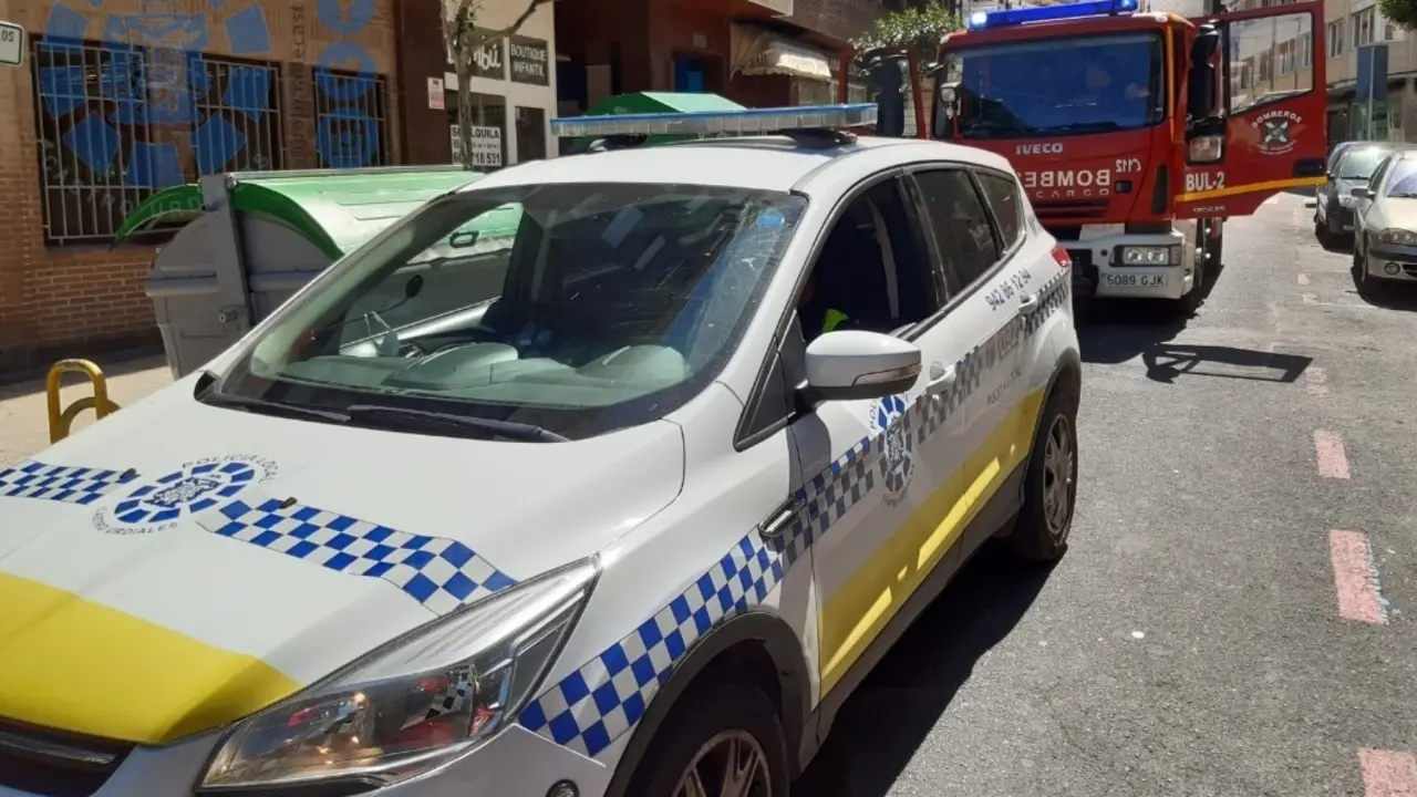Polic&iacute;a Local y Bomberos de Castro Urdiales.