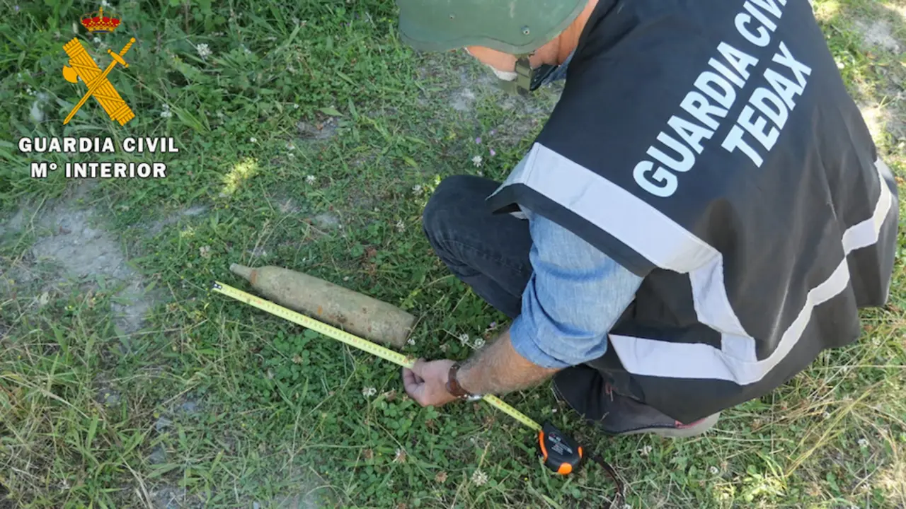 Proyectil encontrado por la Guardia Civil.