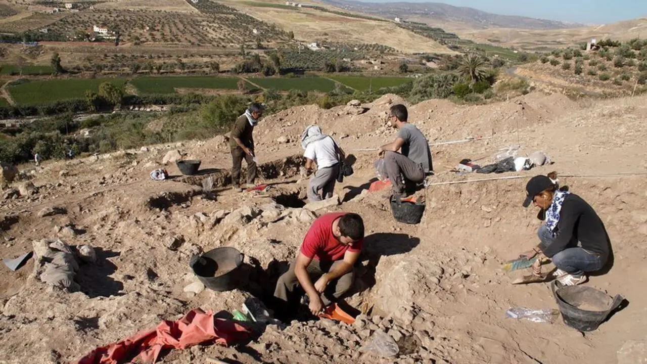 Excavaci&oacute;n en Kharavsin (Jordania). EFE